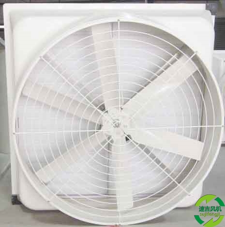 纺织厂采用水帘和风机通风降温效果非常好