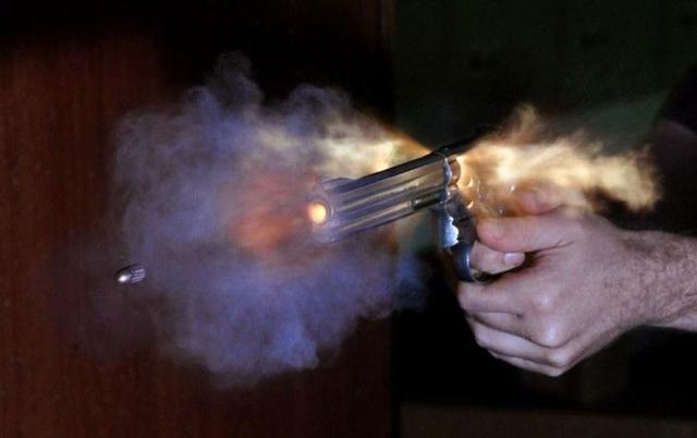 2025新奥资料正版大全和旧玩具枪射出真子弹与
